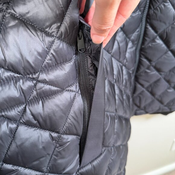 Athleta Whisper Featherless Puffer Vest Size 3X Black Lightweight Travel Outdoor - Picture 7 of 11